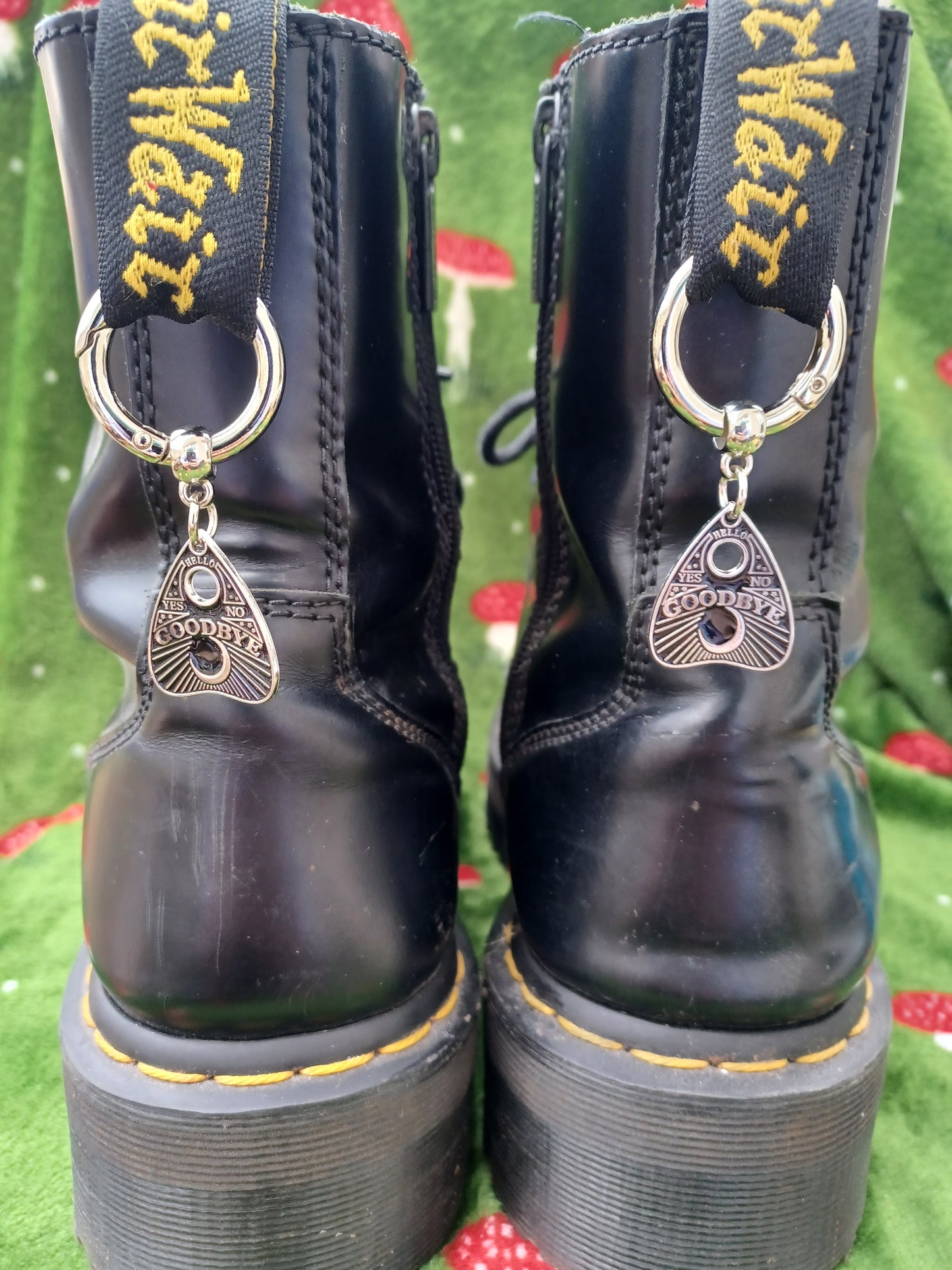 Planchette boot charms