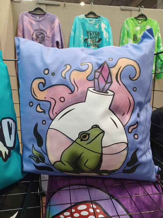 Cushion, lilac with frog